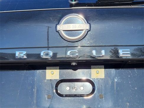Certified 2023 Nissan Rogue SV image 24