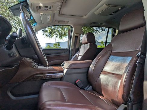 Used 2017 Chevrolet Suburban Premier AWD/4WD image 18
