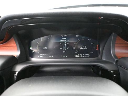 Used 2023 Lincoln Aviator Reserve AWD/4WD image 35