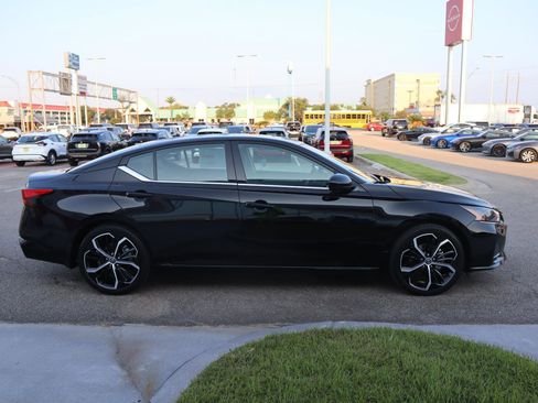 New 2025 Nissan Altima 2.5 SR w/ SR Premium Package image 10