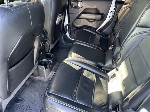 Used 2022 Jeep Gladiator Overland w/ Popular Equipment Package image 18