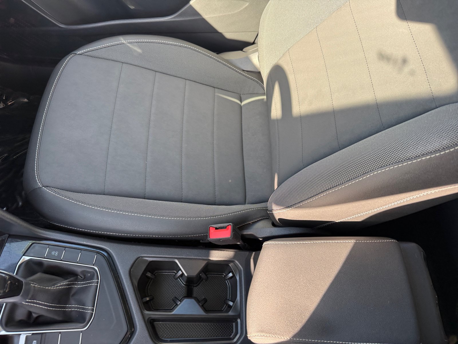 Certified 2023 Volkswagen Taos SE w/ Panoramic Sunroof Package FWD image 14