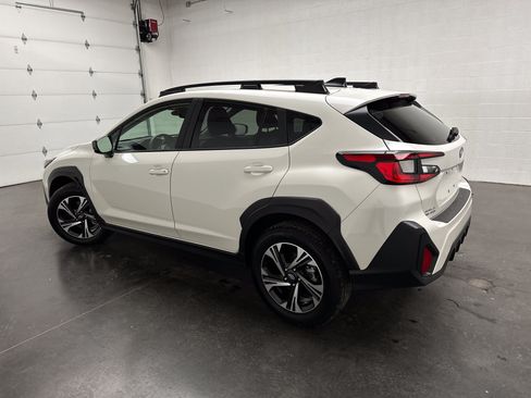Used 2025 Subaru Crosstrek 2.5i Premium AWD/4WD image 6