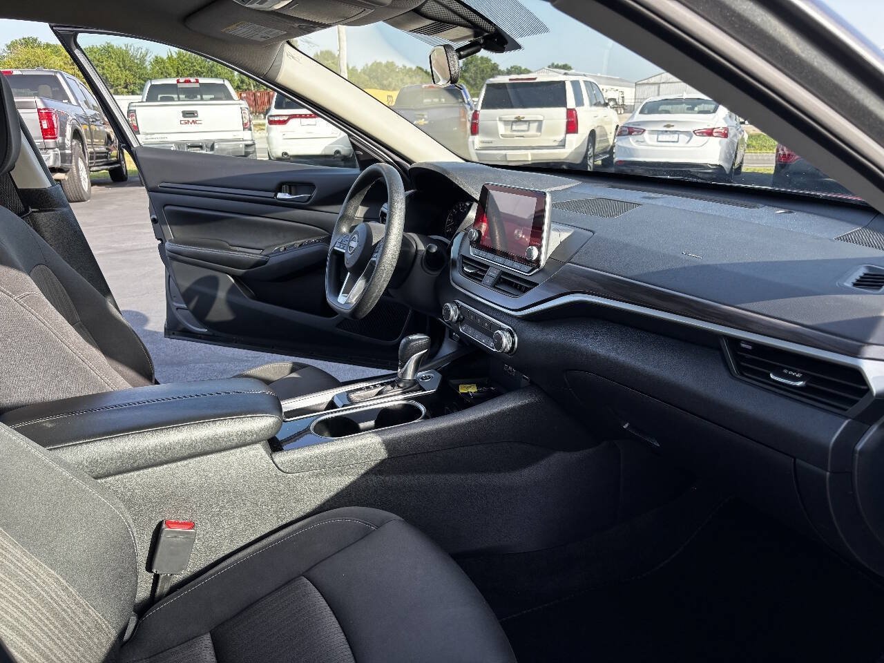 Used 2024 Nissan Altima 2.5 SV FWD image 20