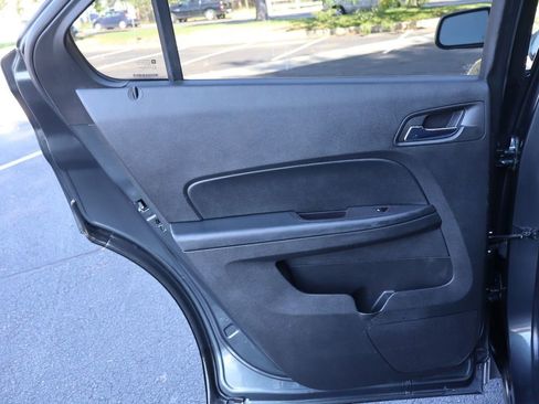 Used 2017 Chevrolet Equinox LT w/ Convenience Package image 24