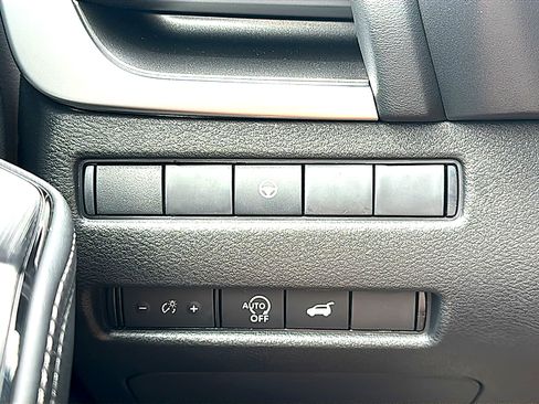 New 2026 Nissan Rogue SV FWD image 25