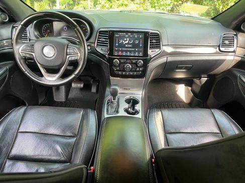 Used 2019 Jeep Grand Cherokee Overland AWD/4WD image 13