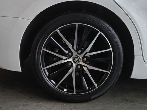 Certified 2021 Toyota Camry SE image 5