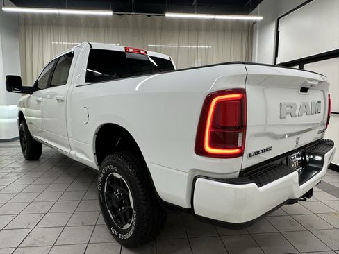 Used 2026 RAM 2500 Laramie AWD/4WD image 10