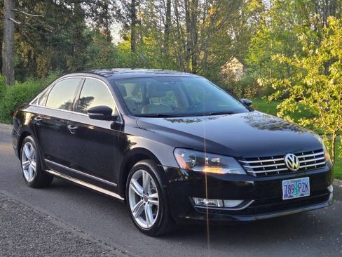 Used 2014 Volkswagen Passat TDI SE FWD image 2