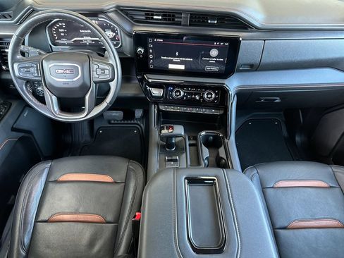 Used 2022 GMC Sierra 1500 AT4 w/ AT4 Premium Package AWD/4WD image 12