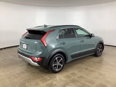 Used 2023 Kia Niro EX w/ EX Cold Weather Package FWD image 8