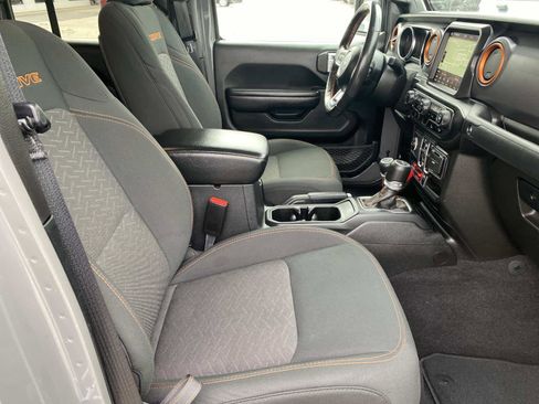 Certified 2021 Jeep Gladiator Mojave image 25