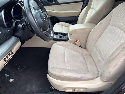Used 2019 Subaru Outback 2.5i Premium image 16