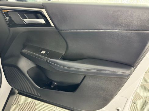 Used 2023 Mitsubishi Outlander SE Black Edition image 30