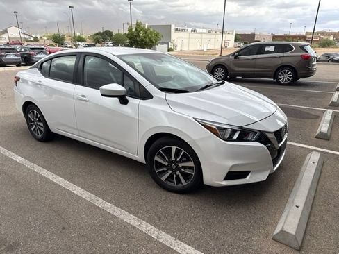 Used 2022 Nissan Versa SV FWD image 6