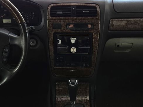 Used 2005 Hyundai XG350 L FWD image 11
