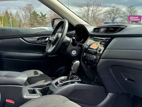 Used 2017 Nissan Rogue S AWD/4WD image 11
