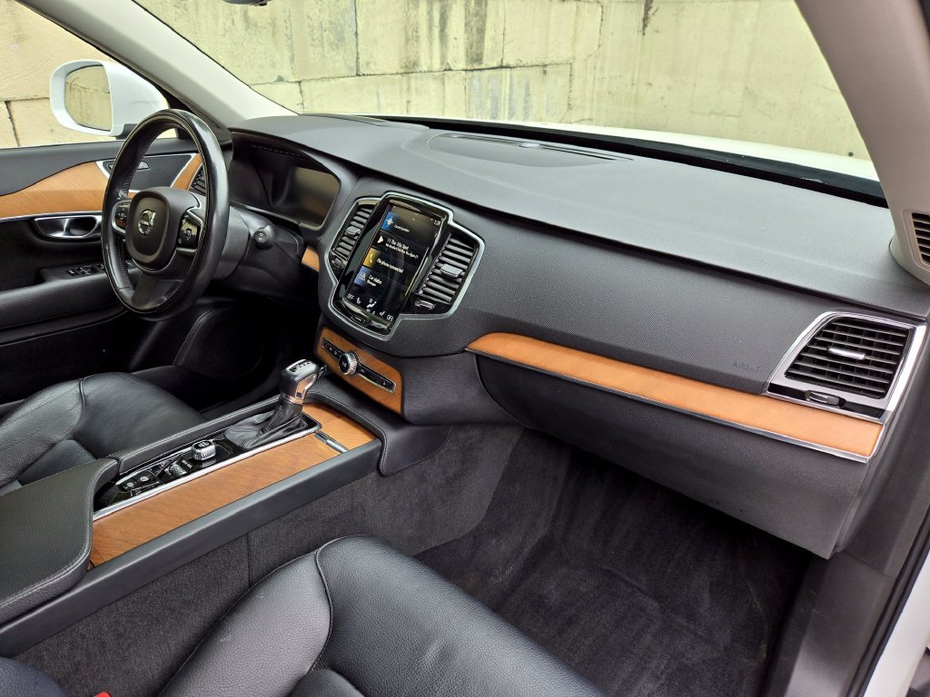 Used 2021 Volvo XC90 T6 Momentum w/ Advanced Package AWD/4WD image 54