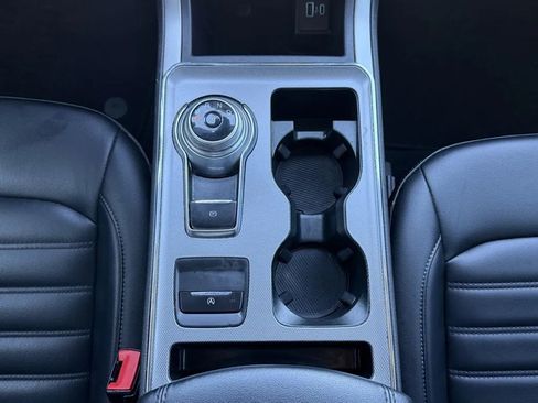 Used 2021 Ford Edge SEL image 25