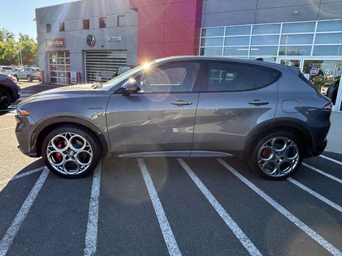 Certified 2024 Alfa Romeo Tonale Ti AWD/4WD image 4