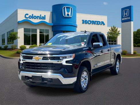 Used 2025 Chevrolet Silverado 1500 LT AWD/4WD image 2