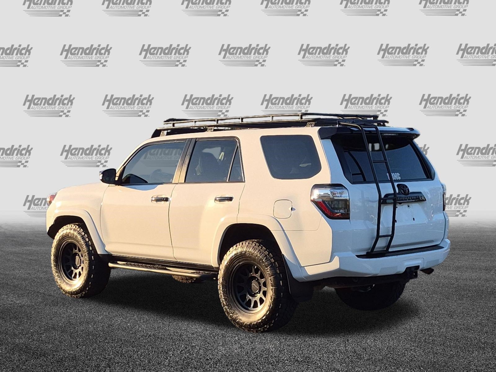 Used 2020 Toyota 4Runner Venture w/ Moonroof Package AWD/4WD image 8