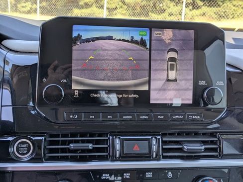 Certified 2024 Nissan Pathfinder SL image 22