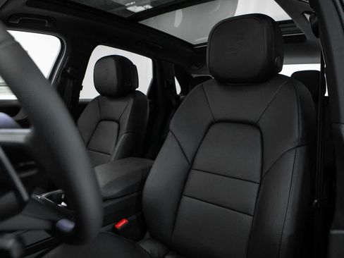 New 2026 Porsche Cayenne AWD/4WD image 5