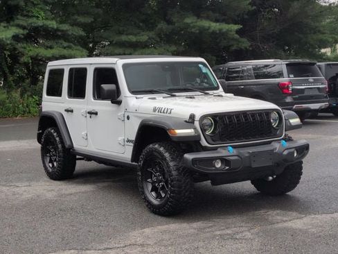 Used 2024 Jeep Wrangler Unlimited AWD/4WD image 3
