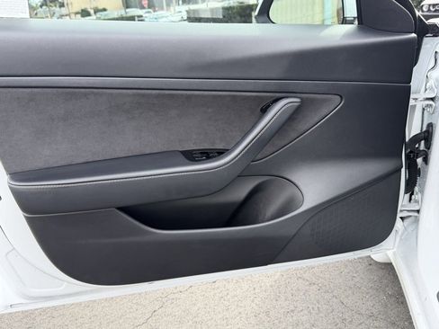 Used 2020 Tesla Model 3 Standard Range Plus image 17