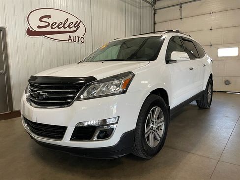 Used 2016 Chevrolet Traverse LT FWD image 2