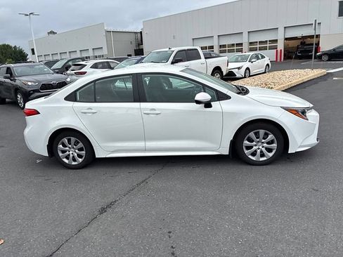 Used 2024 Toyota Corolla LE FWD image 5