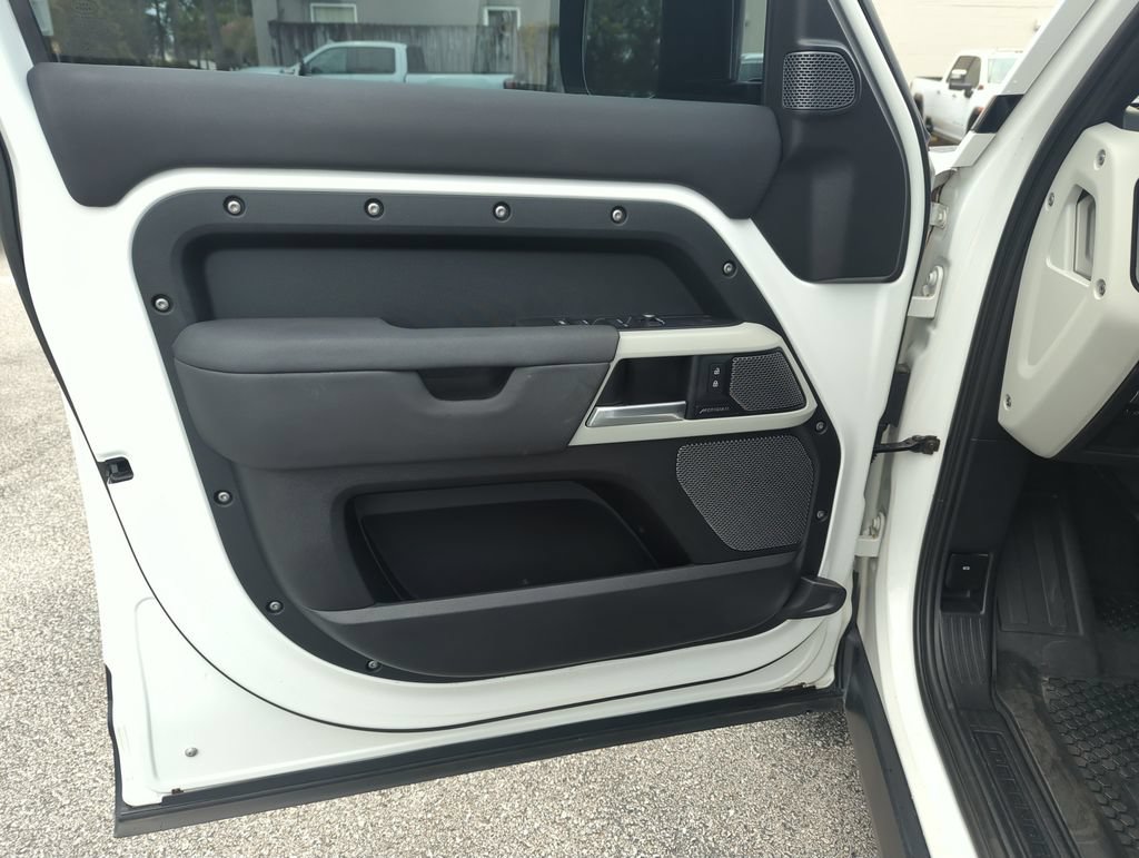 Used 2022 Land Rover Defender 110 S AWD/4WD image 17