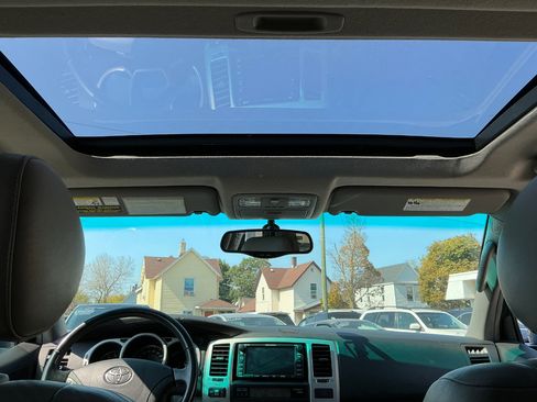 Used 2005 Toyota 4Runner Limited image 23