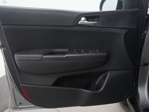 Used 2021 Kia Sportage LX image 20