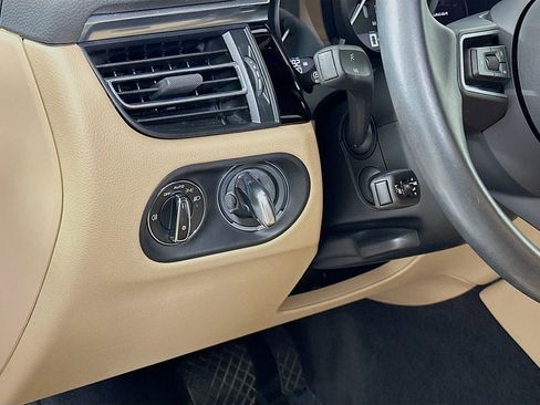Certified 2023 Porsche Macan AWD/4WD image 11