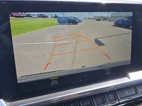 Used 2023 Chevrolet Silverado 1500 LT image 9