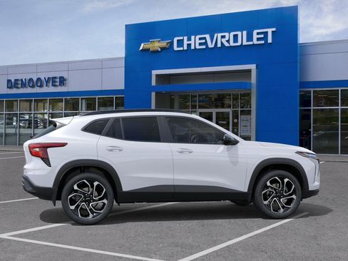 New 2026 Chevrolet Trax RS w/ Sunroof Package FWD image 5
