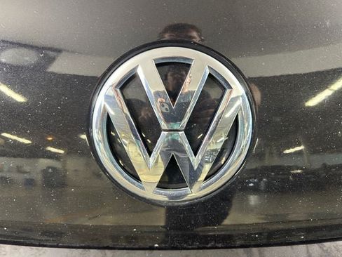 Used 2012 Volkswagen Beetle 2.0T FWD image 9