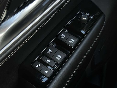 Used 2023 Jeep Wagoneer 4WD image 15