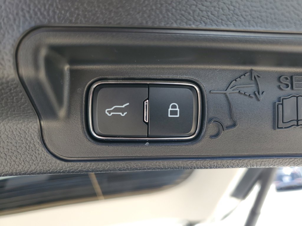Used 2026 Ford Explorer Active w/ Active Comfort Package RWD image 31