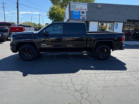 Used 2018 GMC Sierra 1500 SLT w/ All Terrain X Package AWD/4WD image 8