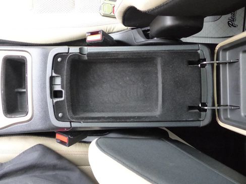 Used 2016 Jeep Grand Cherokee Laredo 75th Anniversary image 60