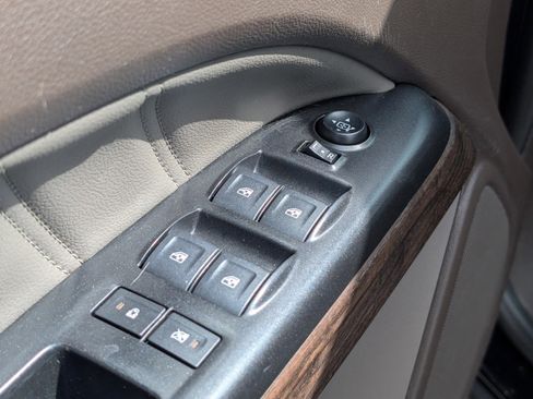 Used 2022 GMC Canyon Denali image 16