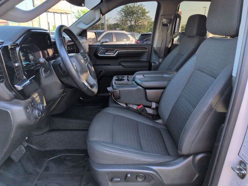 Used 2023 Chevrolet Silverado 1500 LT w/ Protection Package AWD/4WD image 9