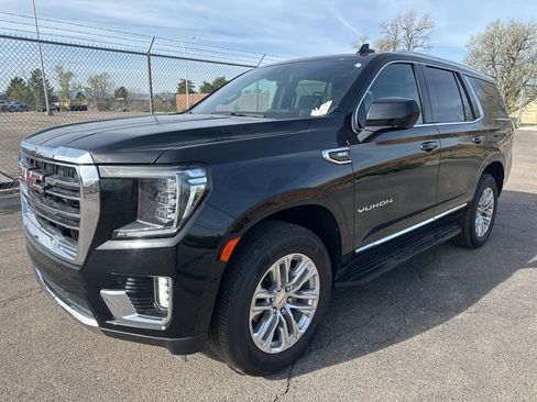 Used 2024 GMC Yukon SLT image 3