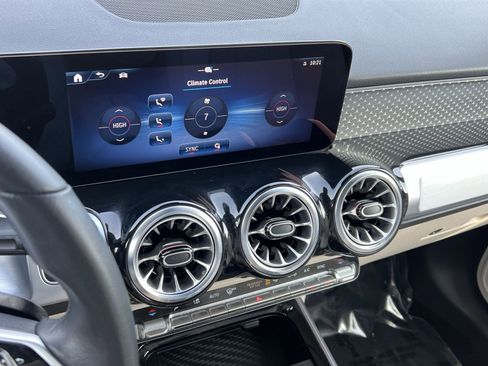 Certified 2024 Mercedes-Benz GLB 250 4MATIC image 19