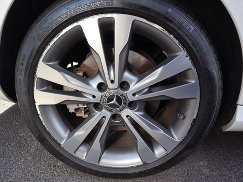 Used 2019 Mercedes-Benz C 300 4MATIC Sedan image 14