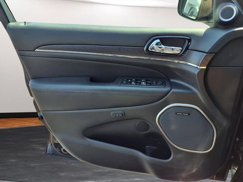 Used 2019 Jeep Grand Cherokee High Altitude AWD/4WD image 15